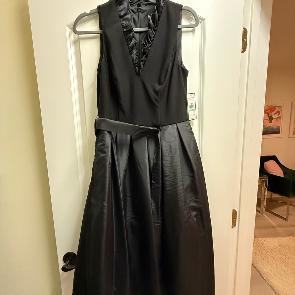 Jessica Howard Black Sleeveless Maxi Dress